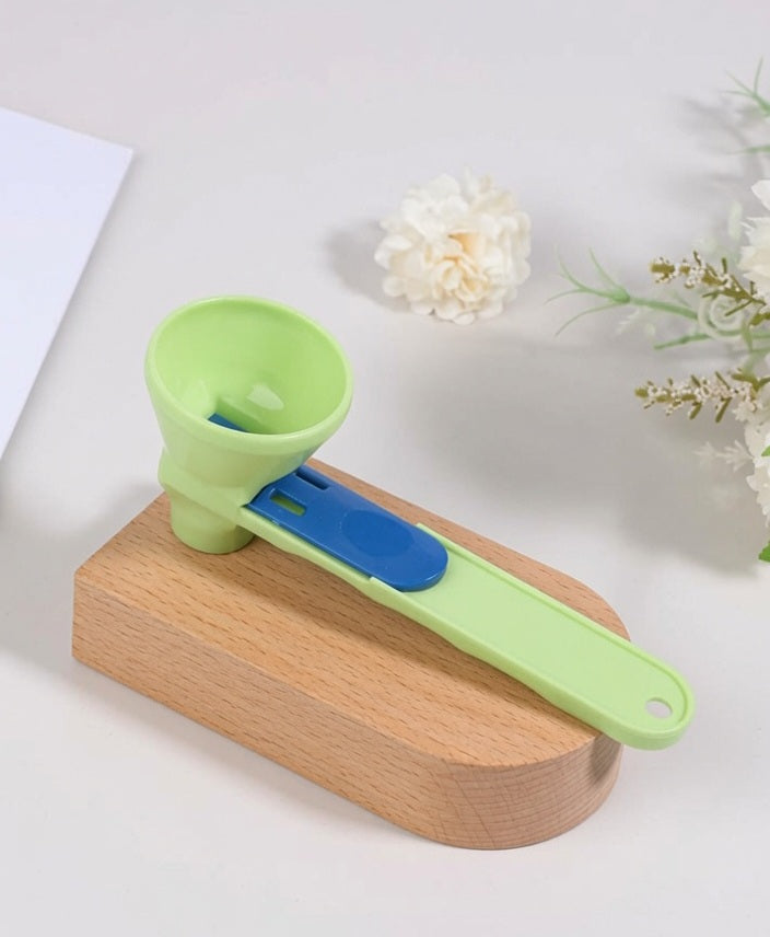 Sliding Funnel Scoop